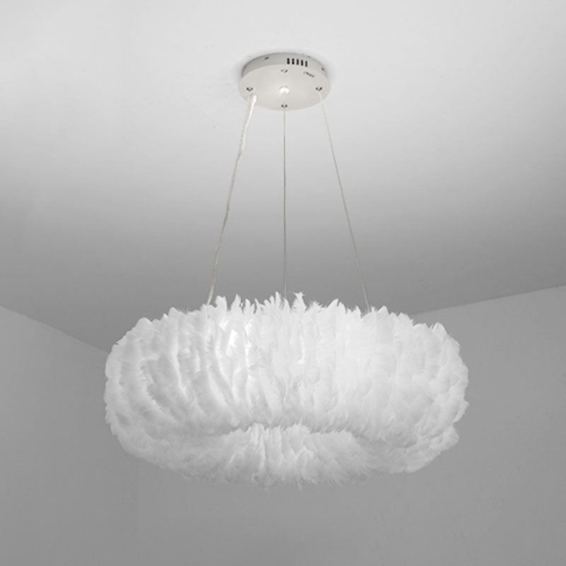 Verstellbare Kronleuchterleuchten moderner Kronleuchter -Anhängerlampe mit weißem Federschatten