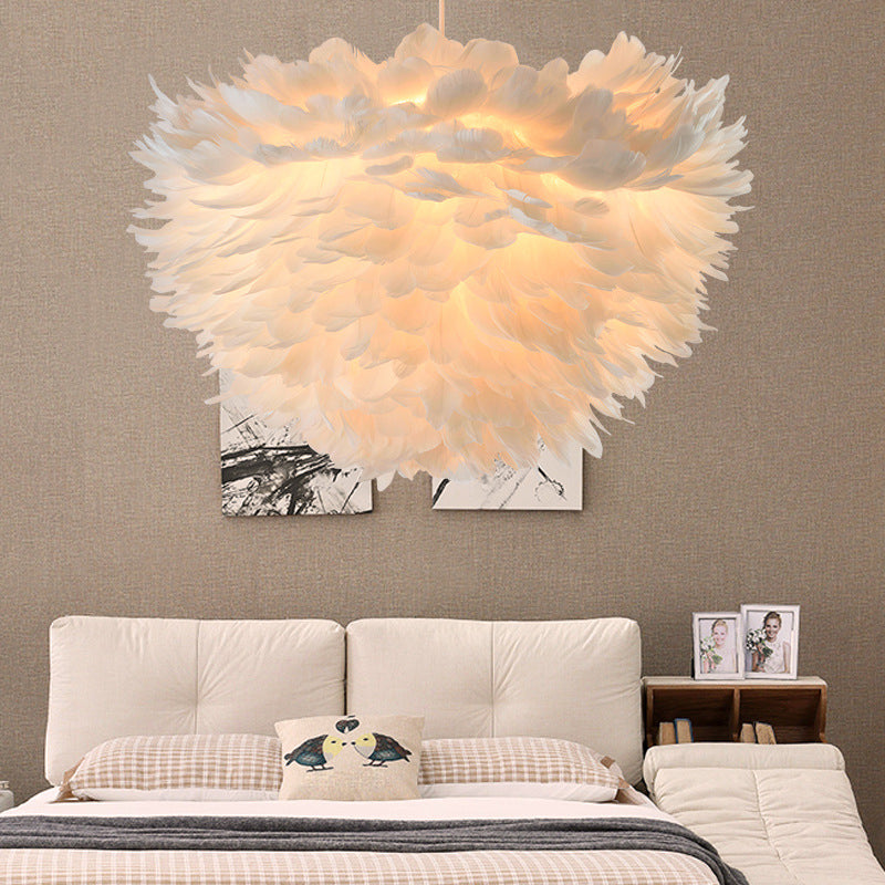 Kugelförmige Kronleuchterleuchte moderne Einfachheit Feder Schatten Anhänger Beleuchtung für das Restaurant