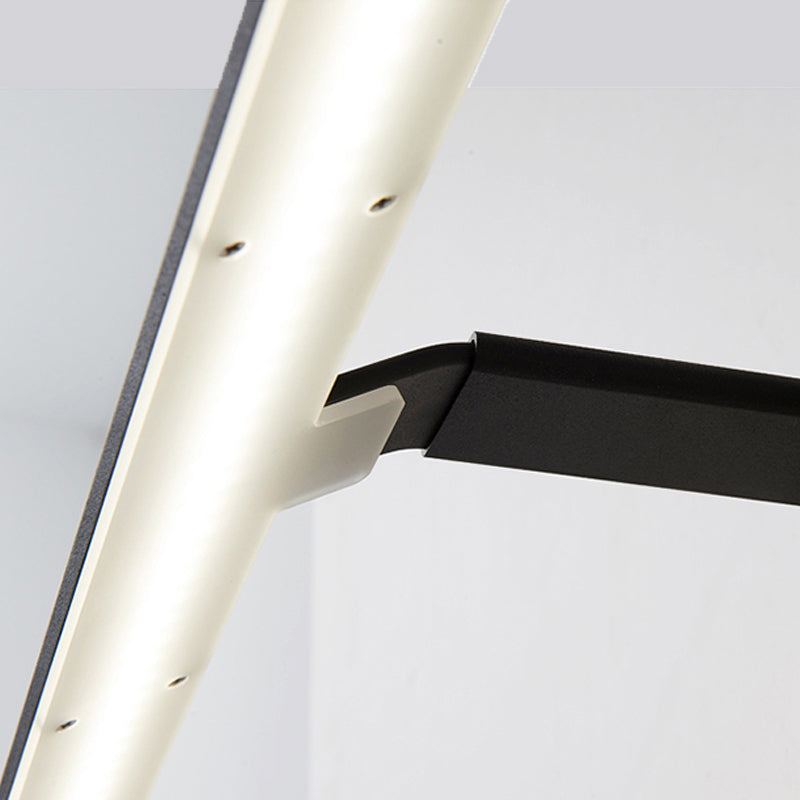 Luci di vanità montate a parete minimalista con braccio regolabile sopra lo specchio per il bagno