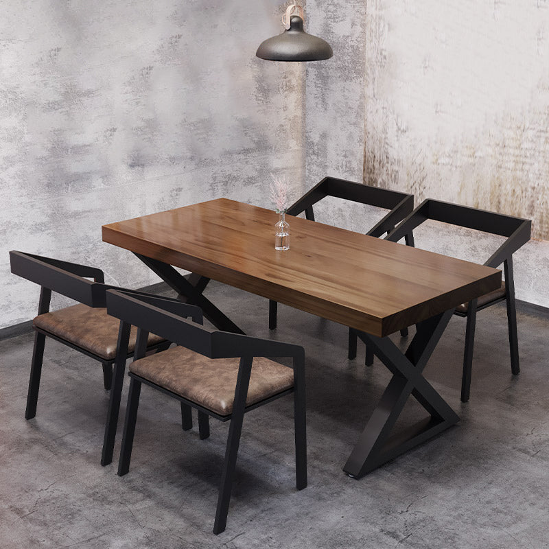 Tavolo da pranzo in legno massiccio in stile industriale Tavolo rettangolo marrone con base di metallo per sala da pranzo