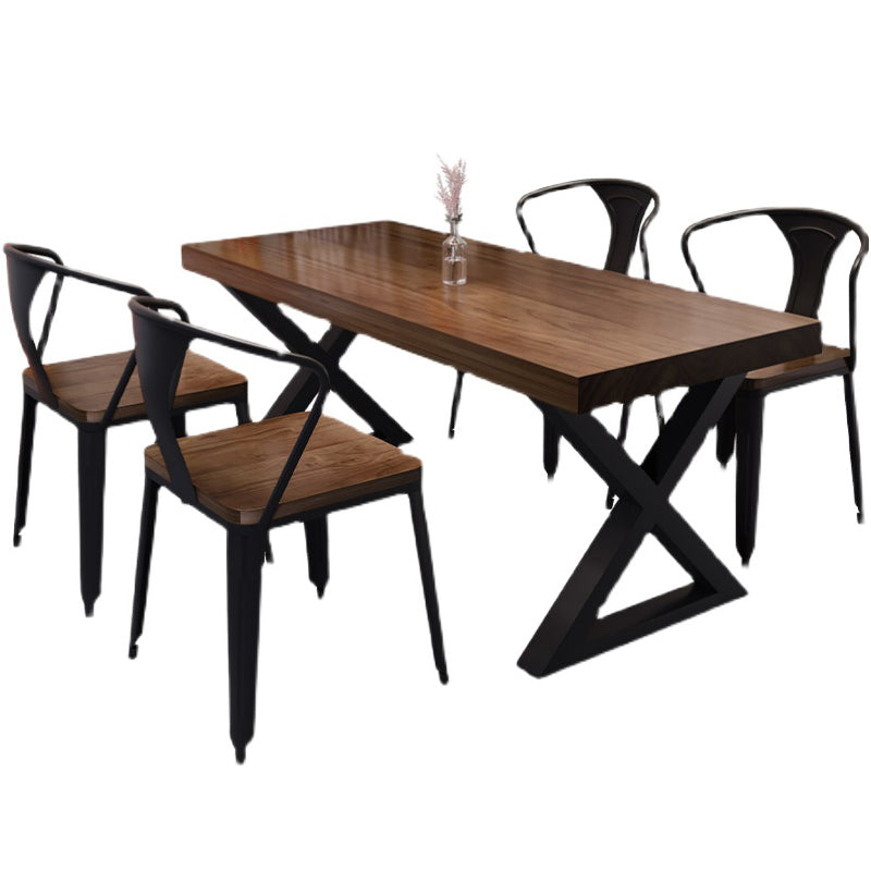 Tavolo da pranzo in legno massiccio in stile industriale Tavolo rettangolo marrone con base di metallo per sala da pranzo