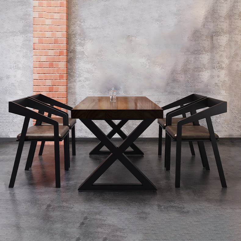 Tavolo da pranzo in legno massiccio in stile industriale Tavolo rettangolo marrone con base di metallo per sala da pranzo