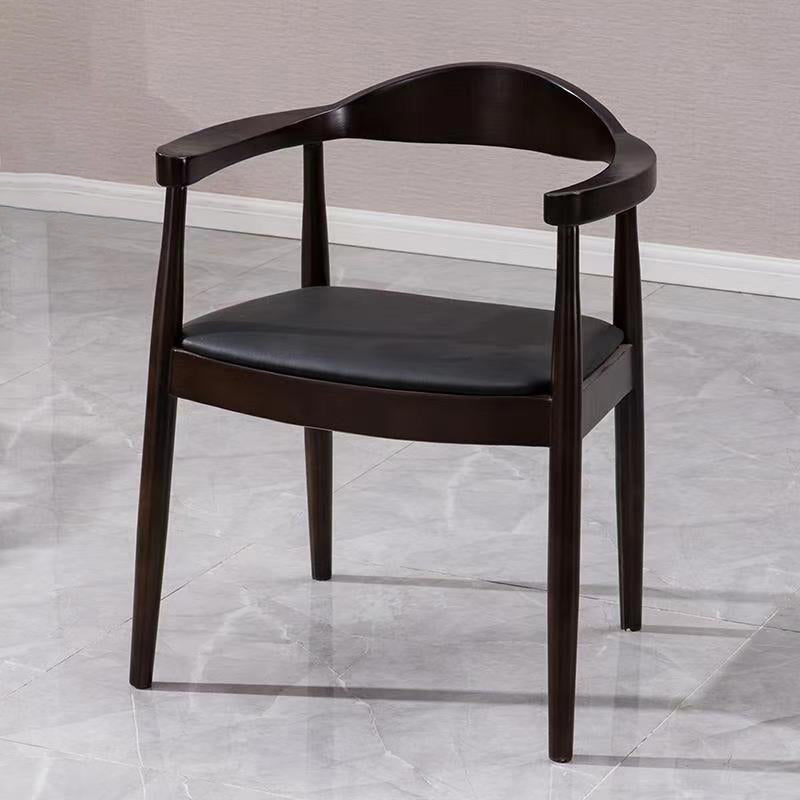 Cuisine de chaises en bois massif de style traditionnel dinant la chaise latérale arrière ouverte
