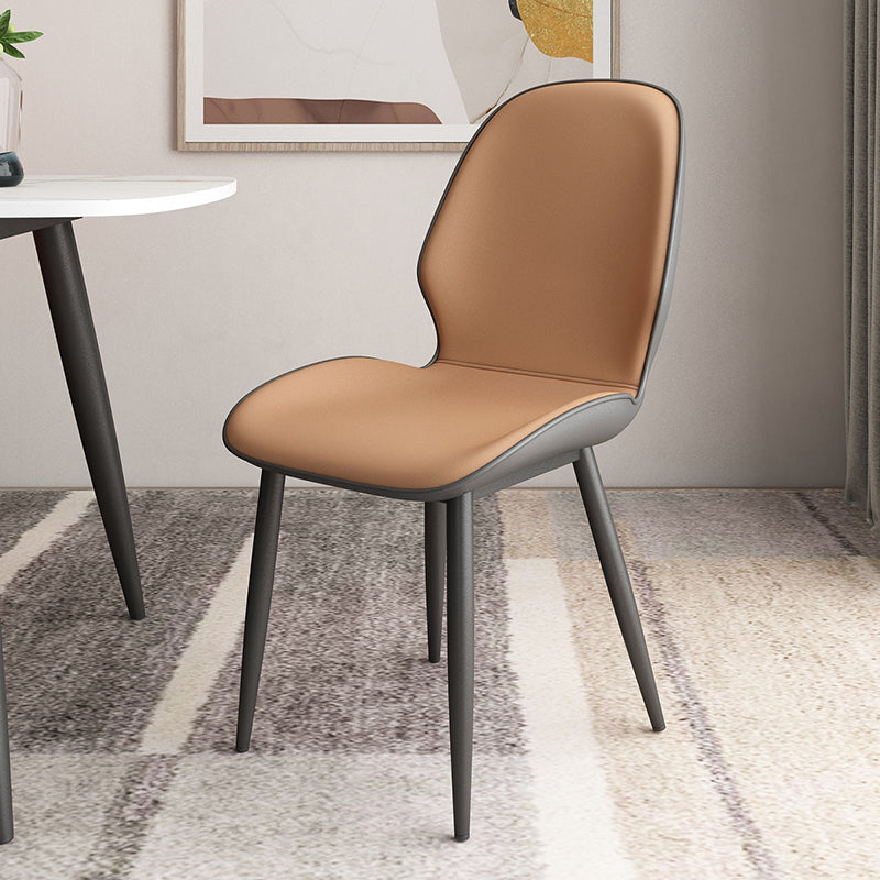 Chaise d'appoint rembourrée pour restaurant contemporain, chaise de salle à manger au fini mat Parsons