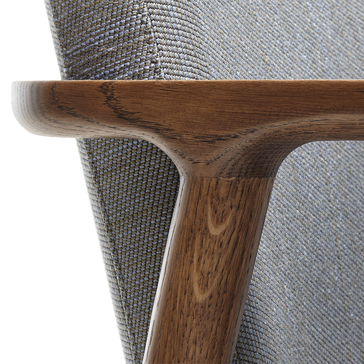 Le bois de frêne de style traditionnel préside des chaises de salle à manger de cuisine à bras arrière solide