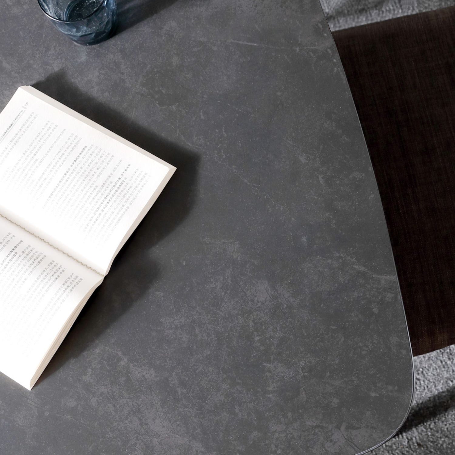 Stile contemporaneo Home Sinterizzato Sinterizzato Tavolo da pranzo Tavolo a forma di rettangolo con 4 gambe Base
