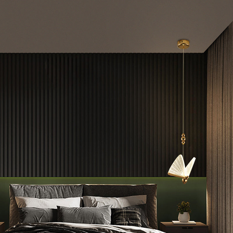 Lámpara de luz colgante de mariposa acrílico lámpara de suspensión de acabado dorado