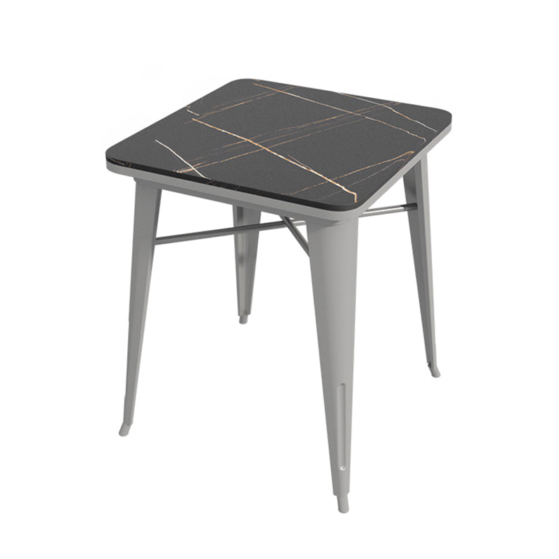 Industriële eetkamertafel Gesinterde stenen tafel met sledeonderstel voor thuiskeukendiner