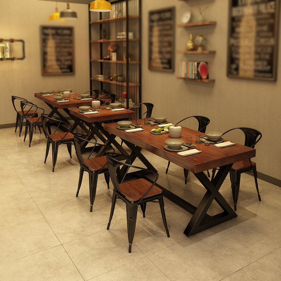 Table de la salle à manger du rectangle industriel Table en bois massif avec base de chevalets noirs