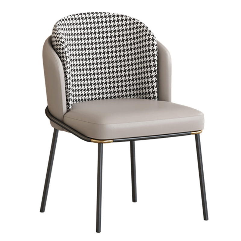 Les chaises de salle à manger contemporaines en métal ont tapissé les chaises de salle à manger sans bras pour l'usage à la maison