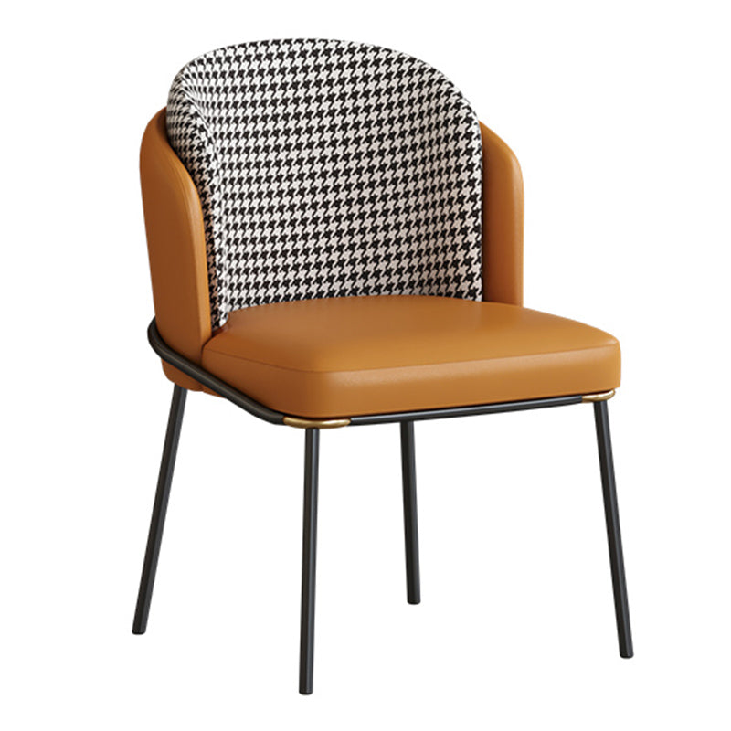 Les chaises de salle à manger contemporaines en métal ont tapissé les chaises de salle à manger sans bras pour l'usage à la maison
