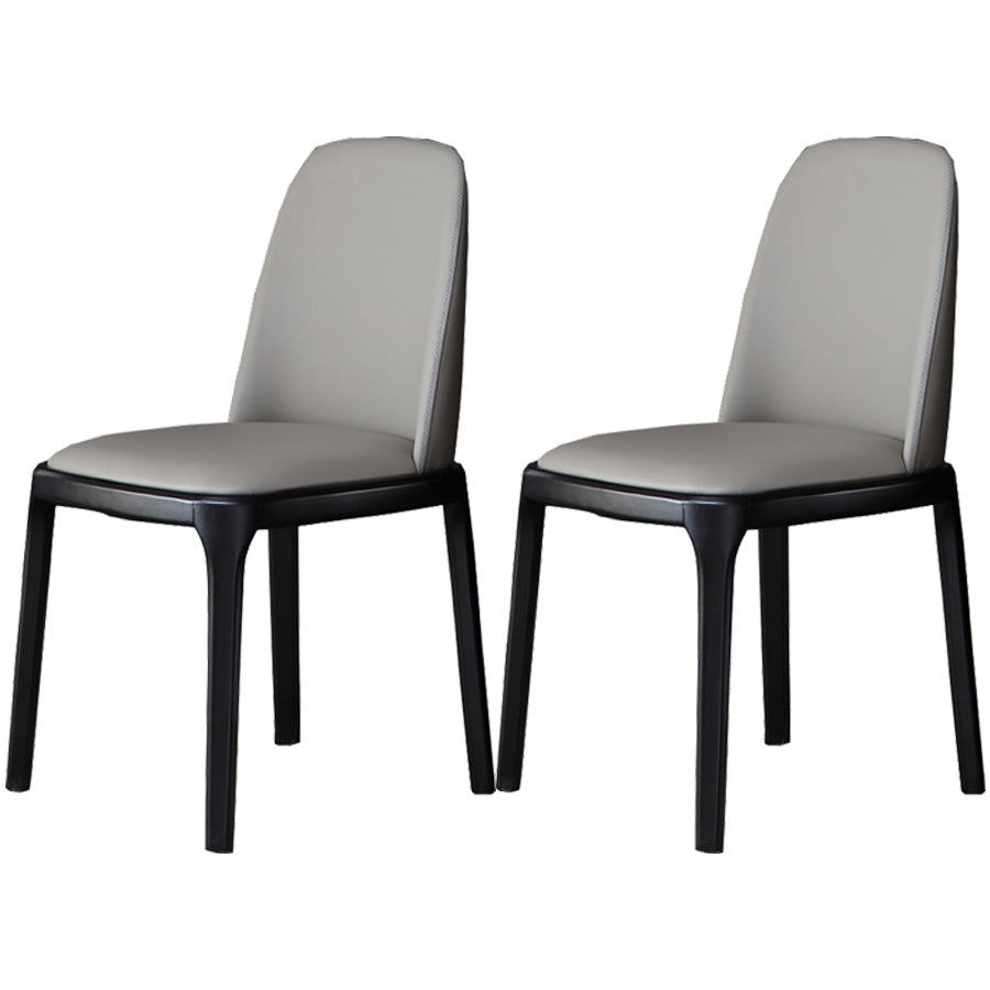 Chaise d'appoint ouverte en frêne industriel, finition mate, chaise de salle à manger en cuir avec pieds noirs