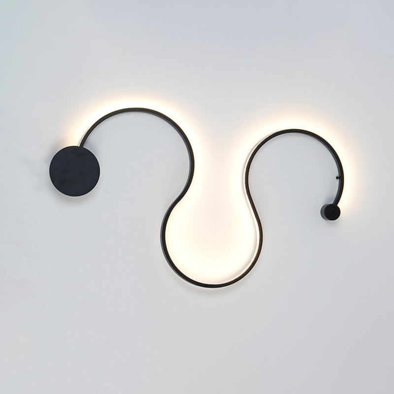 Modern Simplicity LED Wall Light Lacquered Aluminium Linear Wall Sconce with Acrylic Shade