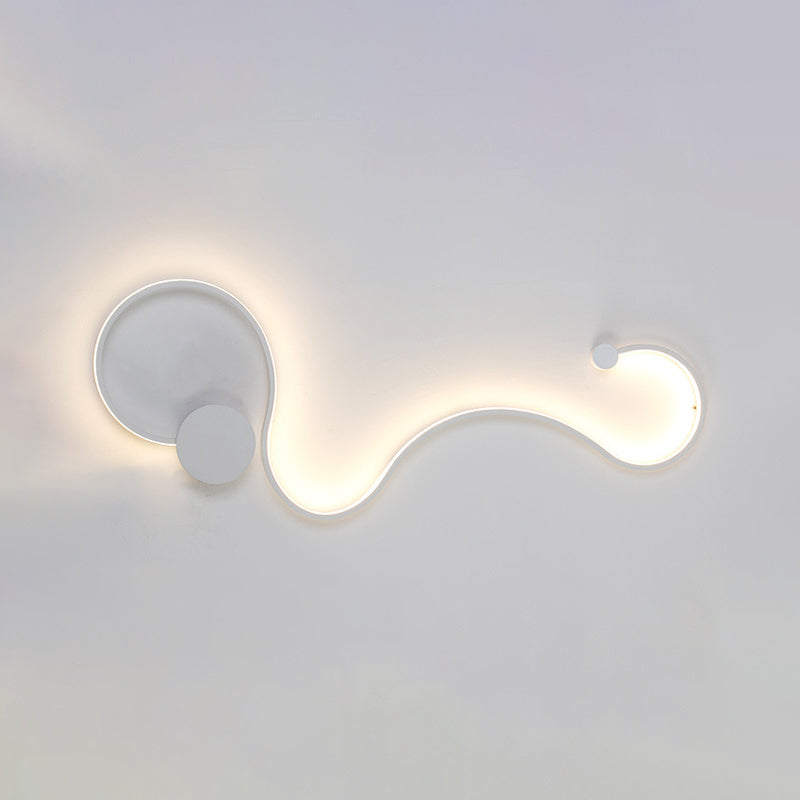 Modern Simplicity LED Wall Light Lacquered Aluminium Linear Wall Sconce with Acrylic Shade