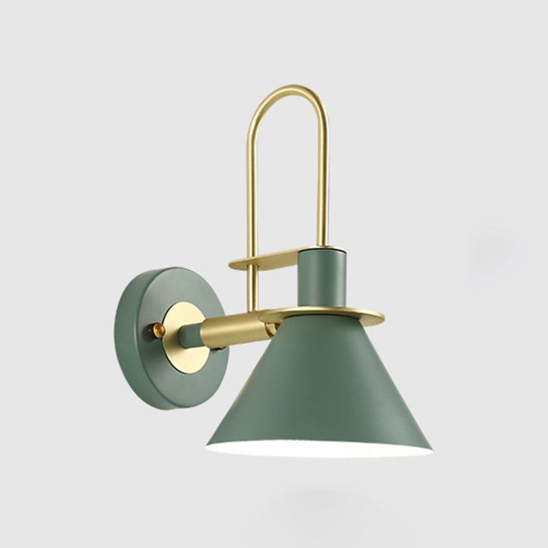 Modern Creative a parete singola creativa lampada da parete cono in ferro laccata per spazi interni