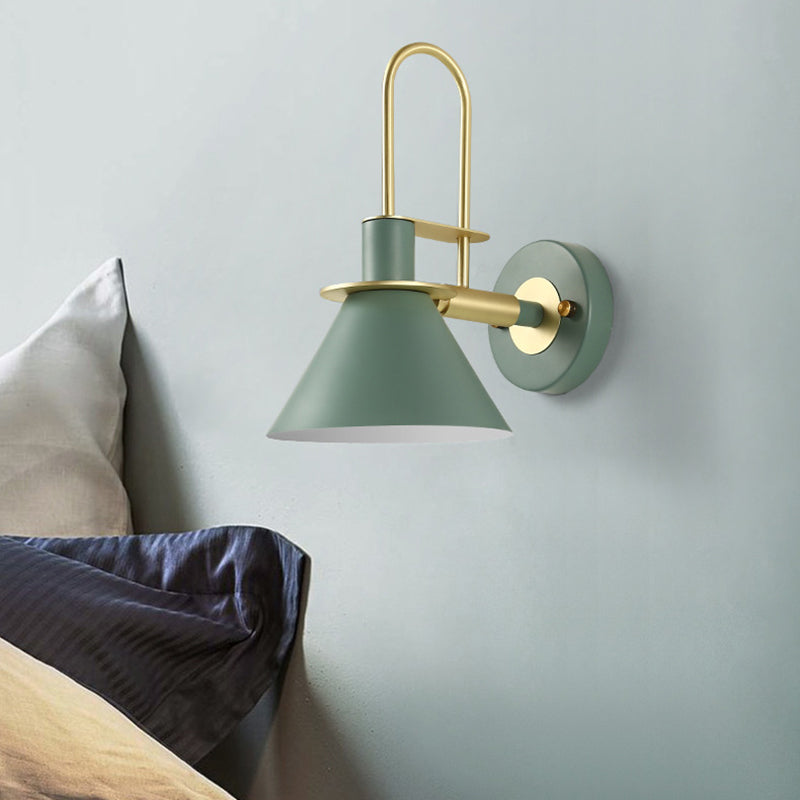 Modern Creative a parete singola creativa lampada da parete cono in ferro laccata per spazi interni