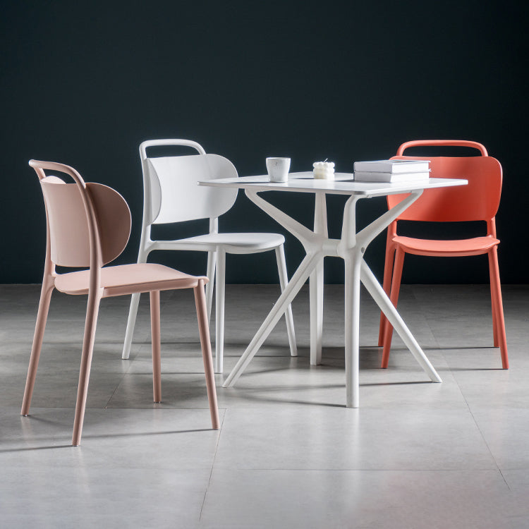 Chaise de salle à manger contemporaine en plastique sans bras, chaise latérale de salle à manger à dossier ouvert pour la cuisine