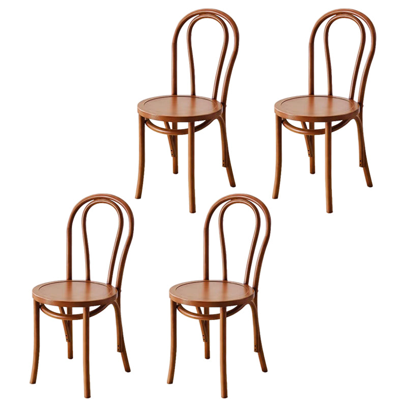 Le bois de hêtre de style contemporain préside la cuisine arrière de Windsor dinant la chaise