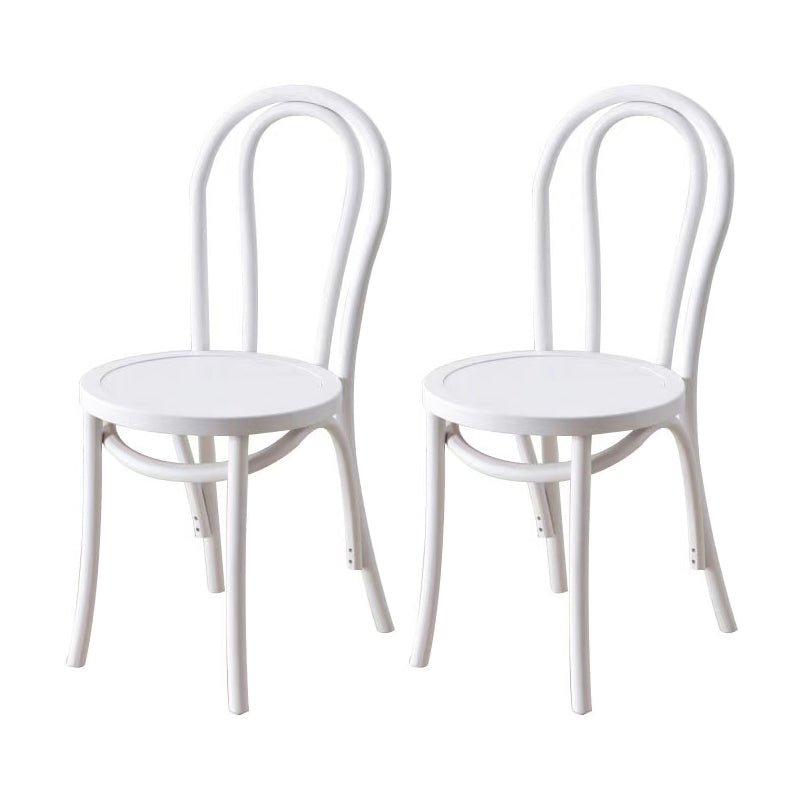 Le bois de hêtre de style contemporain préside la cuisine arrière de Windsor dinant la chaise