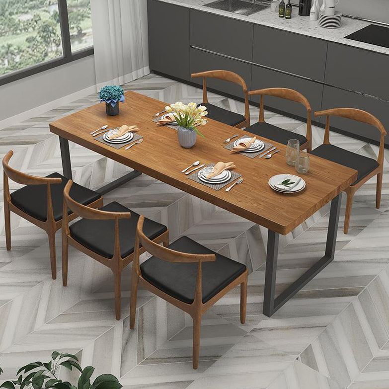 Table à manger en bois massif de style industriel