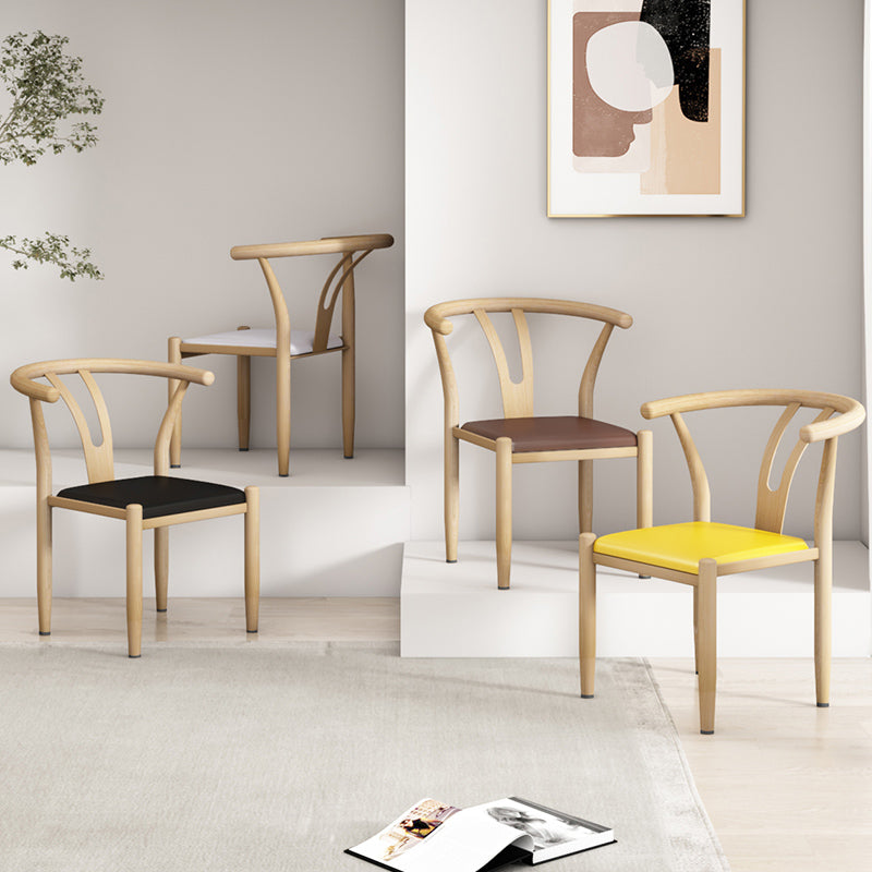 Chaises en métal de style contemporain