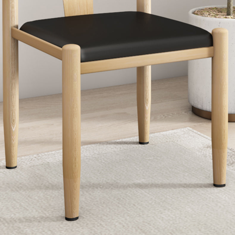 Chaises en métal de style contemporain