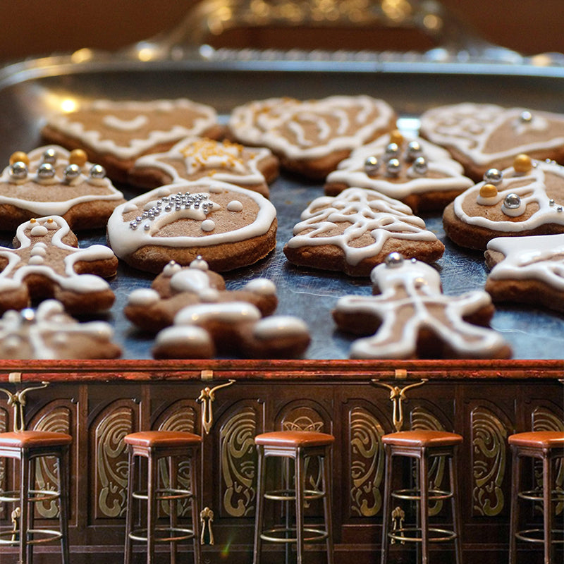 Contemporary Gingerbread Wall Mural Environment Friendly Wallpaper for Cake Shop