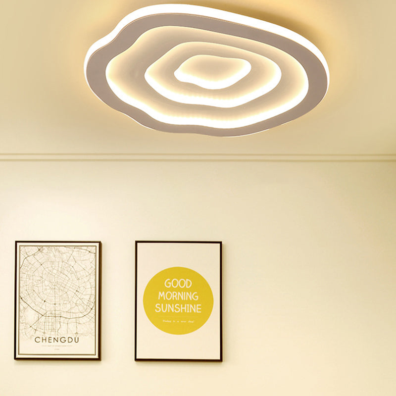1-Light Geometric Shade Flush Mount Modern Simple Style Flush Mount Ceiling Light Fixture in White
