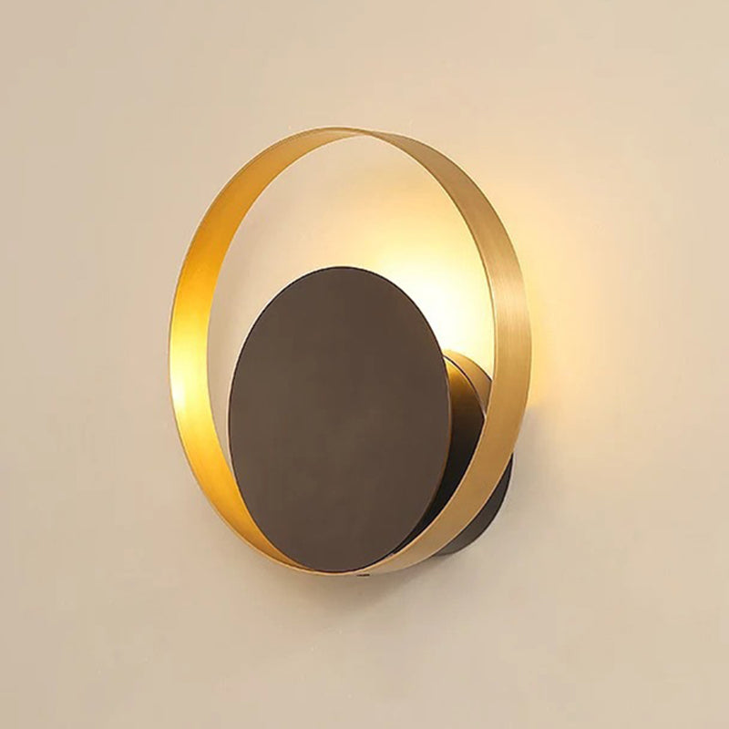 Luce di applique a parete rotonda post-moderna Luce a parete in metallo contratto per camera da letto