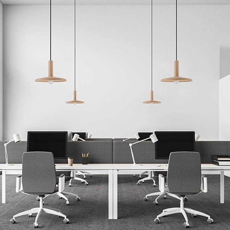 Simplicidad contemporánea Luz de techo de granja con sombra de madera