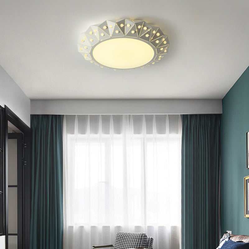 Gefacetteerde ronde Flushmount Licht met witte ijzeren schaduw warm/wit licht modernisme led foyer plafond licht, 16.5 "/22.5" breed