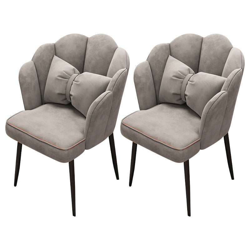 Chaise d'appoint contemporaine en métal, avec bras rembourrés, avec couronne et dossier supérieur