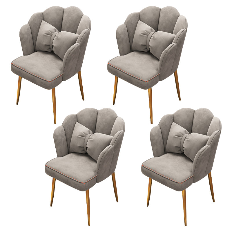 Chaise d'appoint contemporaine en métal, avec bras rembourrés, avec couronne et dossier supérieur