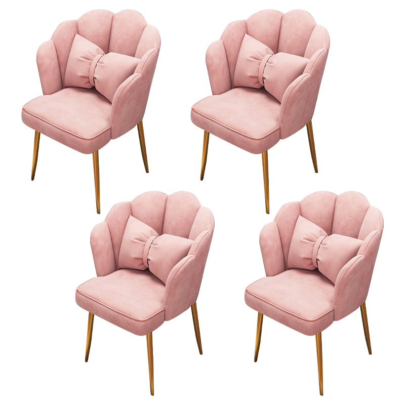 Chaise d'appoint contemporaine en métal, avec bras rembourrés, avec couronne et dossier supérieur