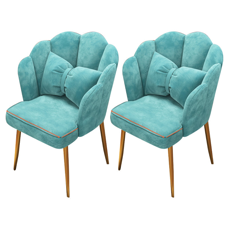 Chaise d'appoint contemporaine en métal, avec bras rembourrés, avec couronne et dossier supérieur