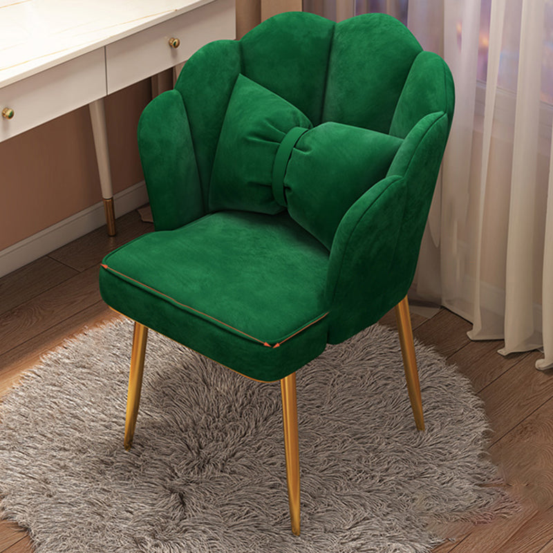 Chaise d'appoint contemporaine en métal, avec bras rembourrés, avec couronne et dossier supérieur