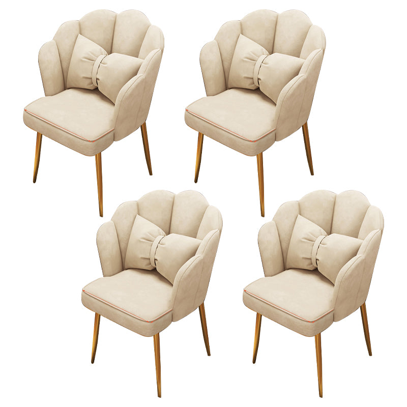 Chaise d'appoint contemporaine en métal, avec bras rembourrés, avec couronne et dossier supérieur