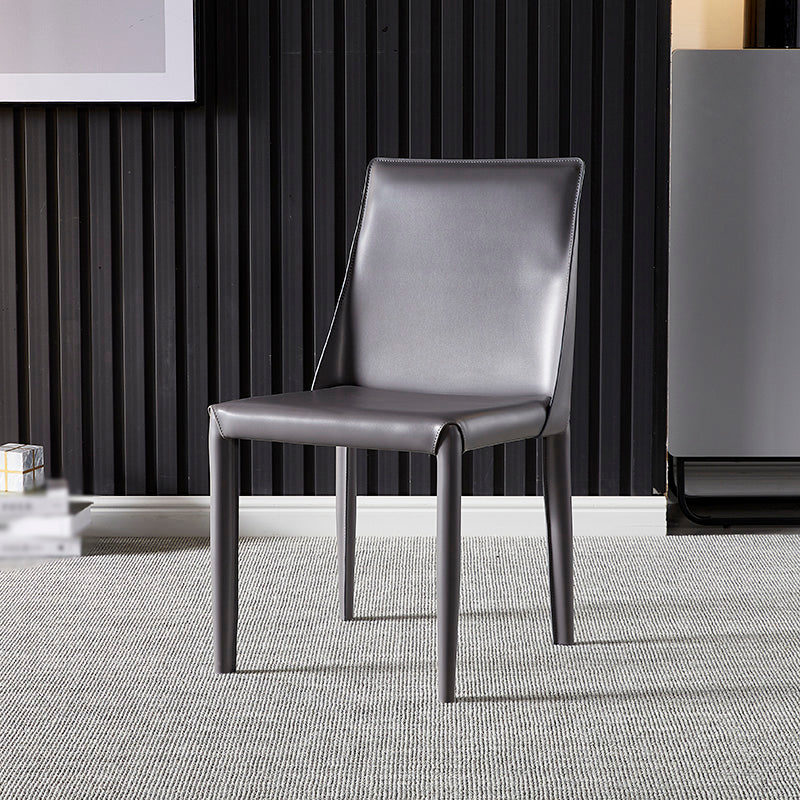 Chaise d'appoint en cuir de selle de restaurant de style design, finition mate, chaise de salle à manger Parsons