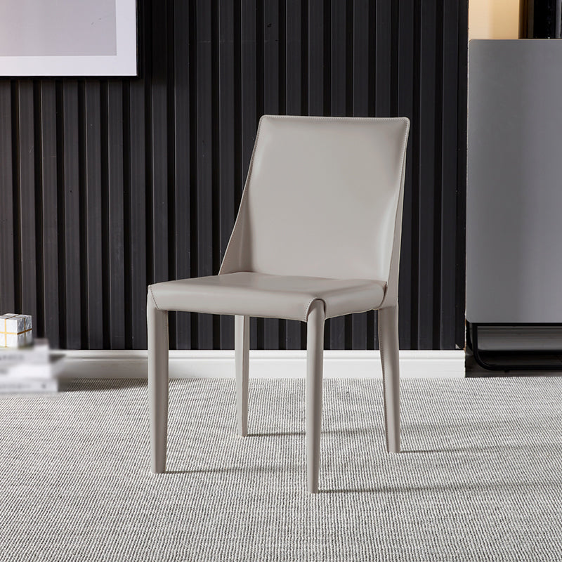 Chaise d'appoint en cuir de selle de restaurant de style design, finition mate, chaise de salle à manger Parsons
