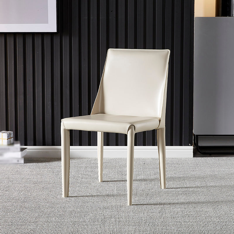 Chaise d'appoint en cuir de selle de restaurant de style design, finition mate, chaise de salle à manger Parsons