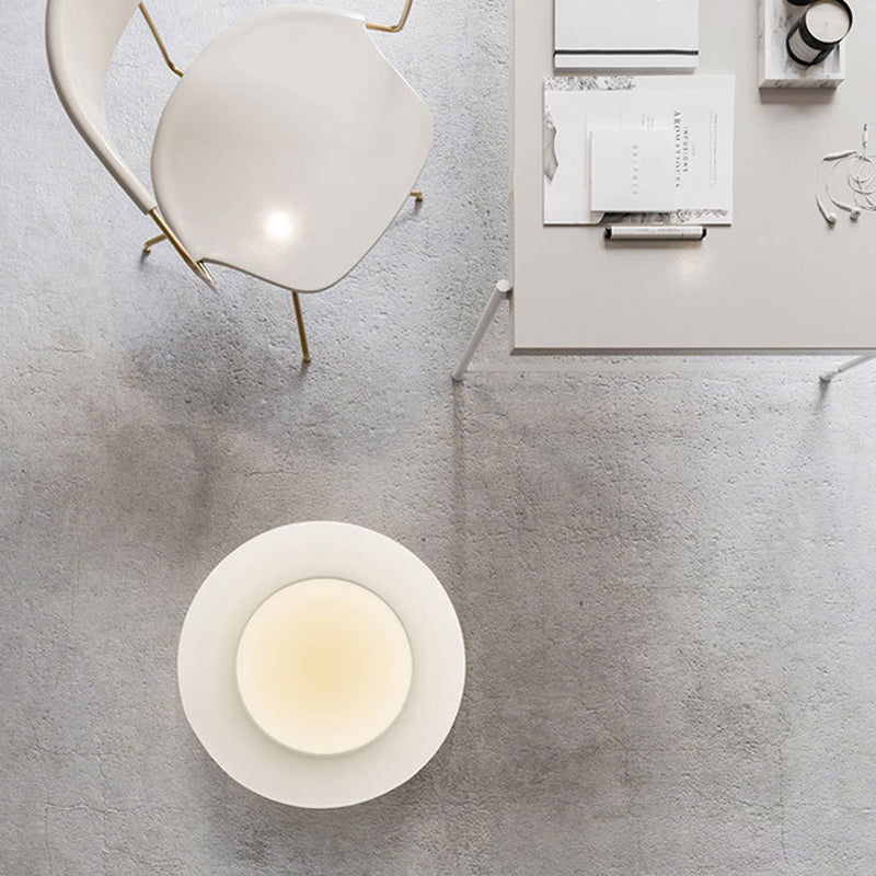 Modern Simplicity LED Flush Mount Aluminium Circular Ceiling Light with Acrylic Shade