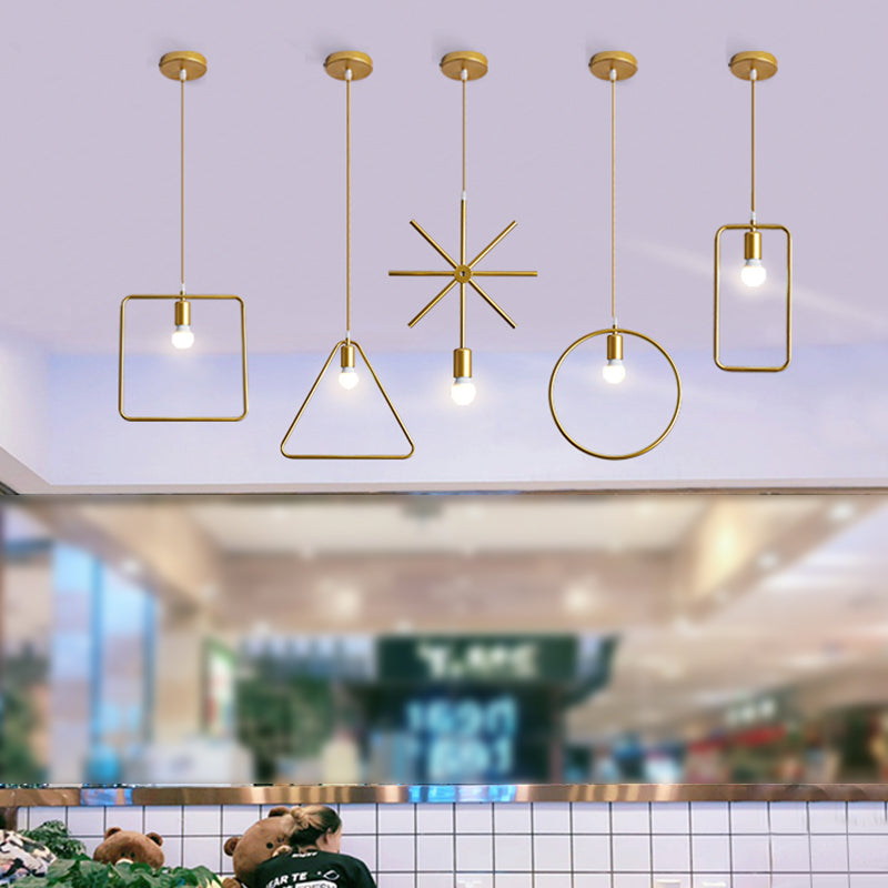 Moderna simple estilo múltiples formas colgantes de hierro 1 colgante de luz en la tienda de ropa dorada para ropa