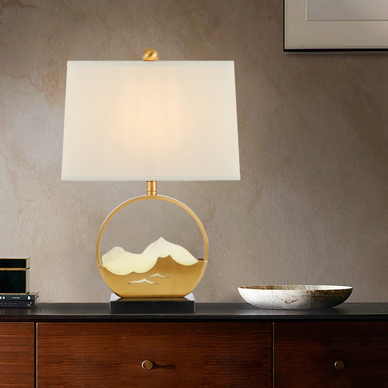 1 Kopf -Trapez -Schreibtisch hell moderne Stoff Nachtischlampe in Gold mit rechteckiger schwarzer Marmorbasis