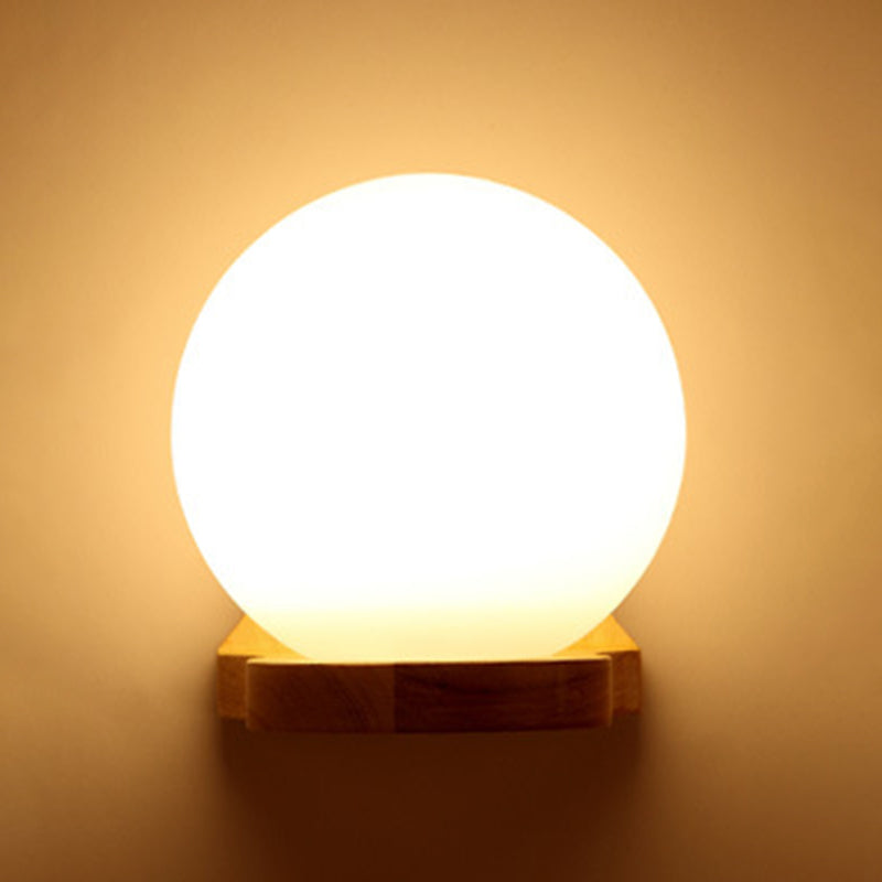 Prontoni contemporanei di vetro bianco e parete in legno una lampada montata a parete bub per soggiorno