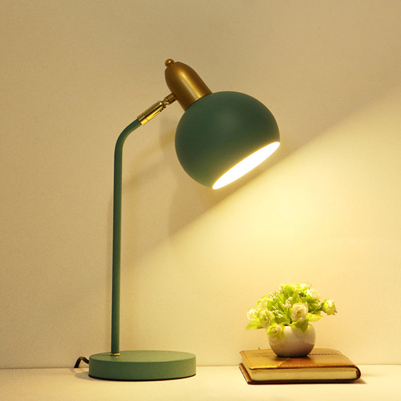 Lampade da comodino dal design in stile amaretto Luci da comodino a cupola a 1 luce con paralume in metallo