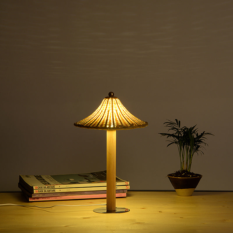 1 Éclairage de tâche de chambre à coucher en bois chinois petite lampe de bureau avec une teinte en bambou cloche