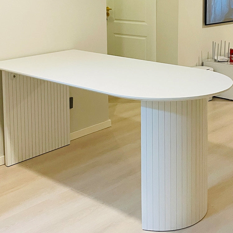 Eigentijdse huis dennen vaste houten eettafel vrije vorm tafel met dubbele voetstukbasis
