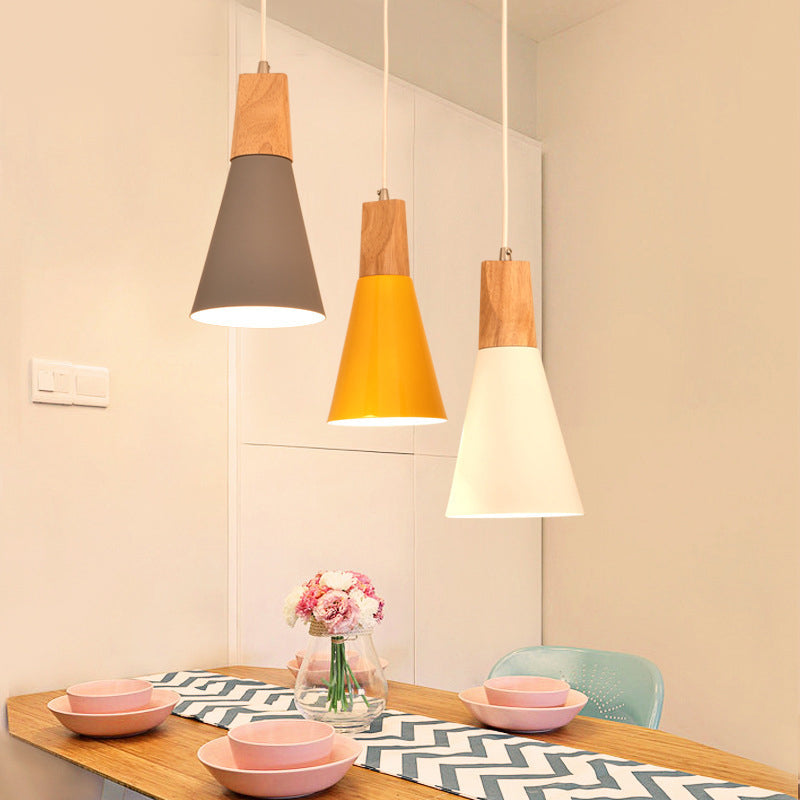 Moderne Noordse macaron hanglamp houten taps toelopende hanglamp met smeedijzeren schaduw