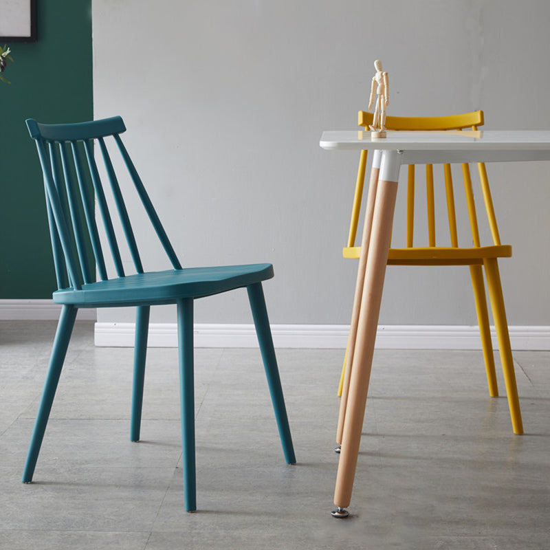 Chaise de salle à manger en plastique contemporain slat dossier arrière sans bras sans cuisine