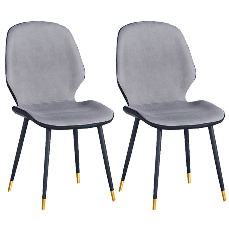 Chaise d'appoint scandinave pour la maison, chaise de salle à manger rembourrée en métal à dossier solide